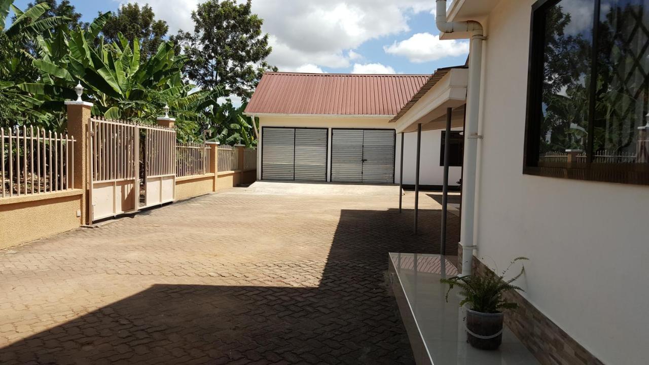 Kilimanjaro Country House Moshi Extérieur photo